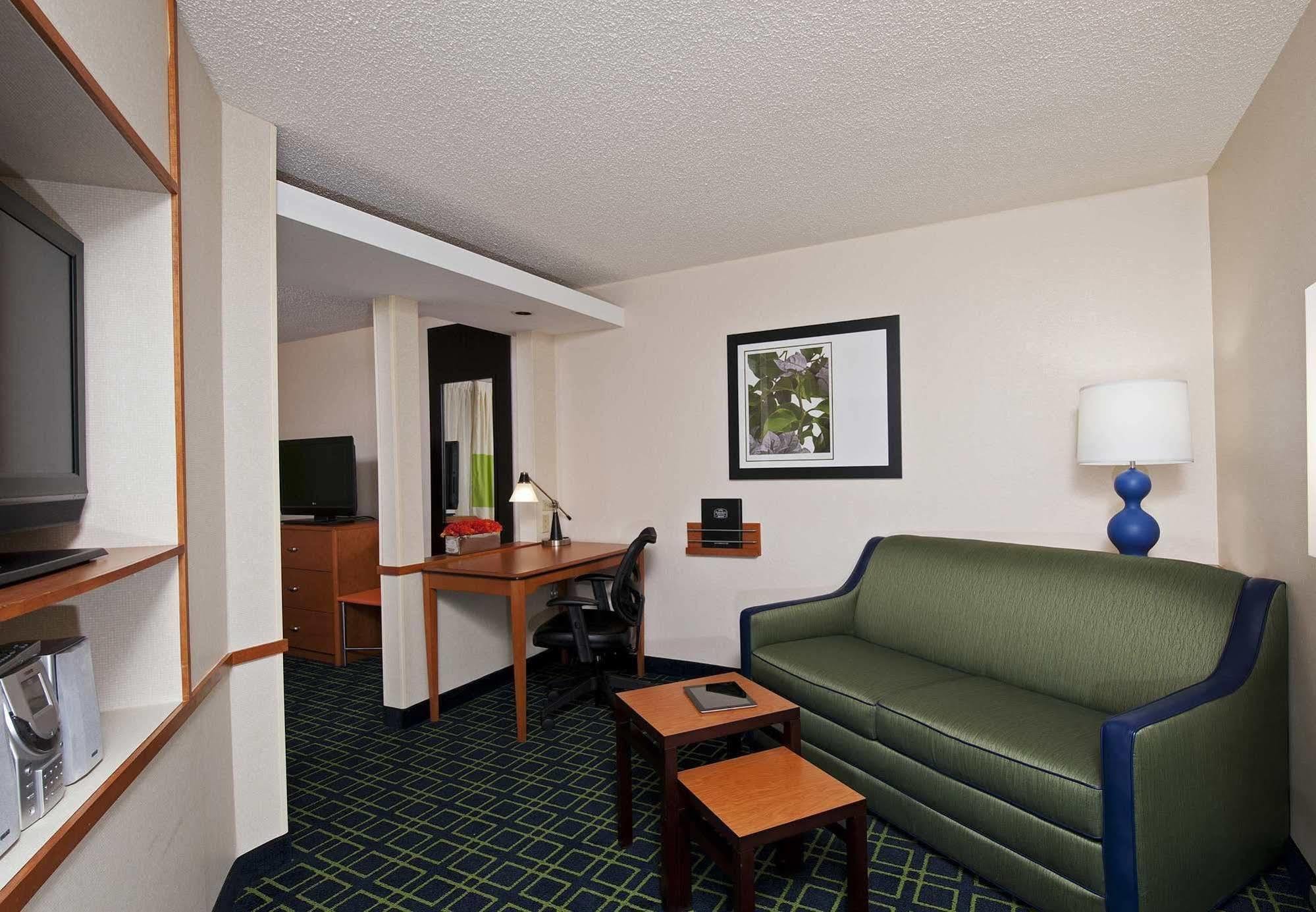 Fairfield Inn & Suites By Marriott Chicago Naperville Exterior photo